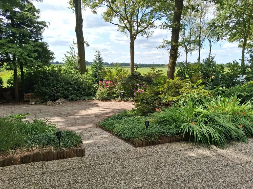 De Stille Wille 167, OOST WEST EN MIDDELBEERS