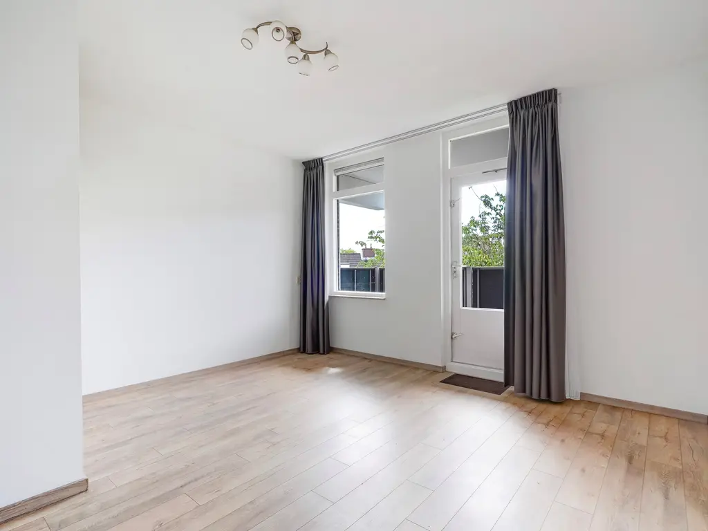 John Rädeckerkade 27, Den Haag