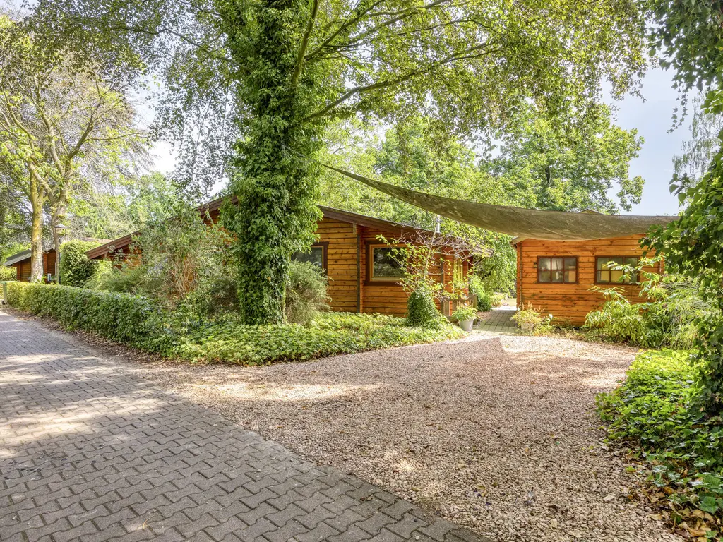 De Stille Wille 311, OOST WEST EN MIDDELBEERS