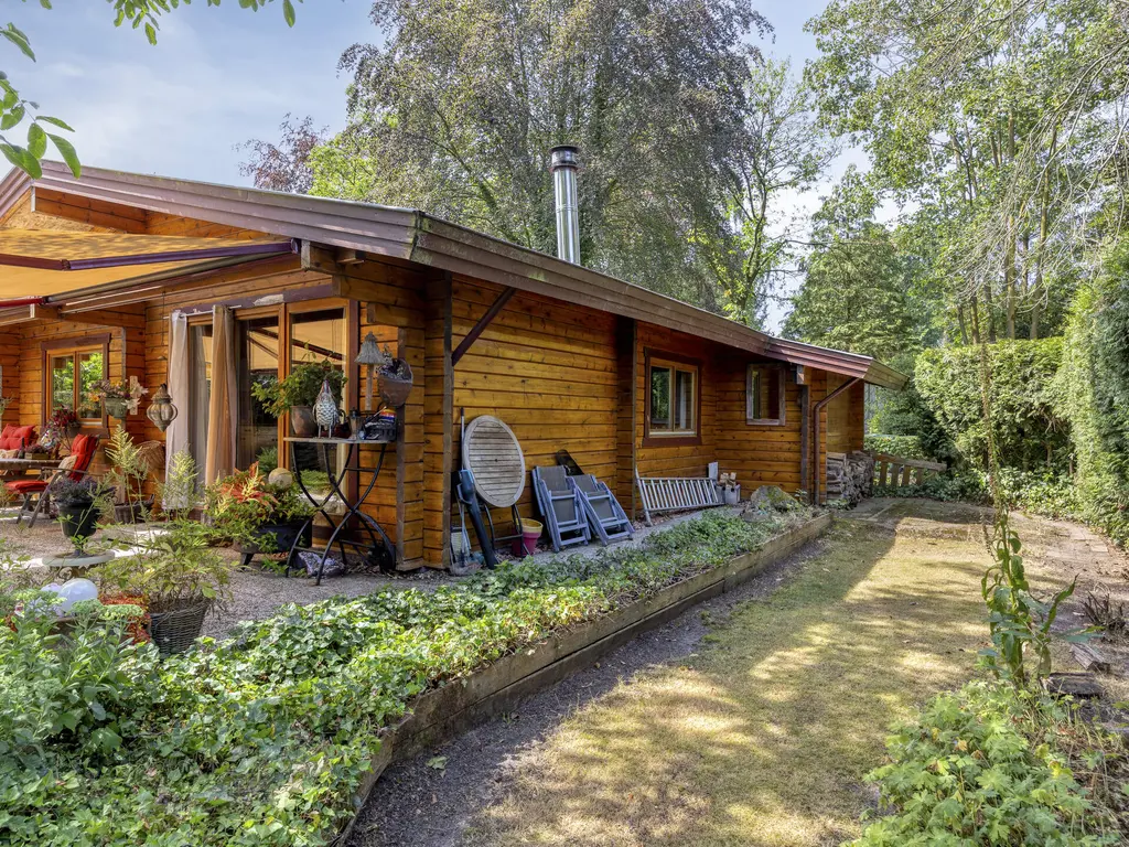 De Stille Wille 311, OOST WEST EN MIDDELBEERS