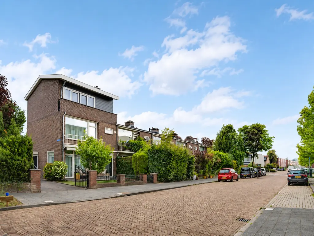Prins Bernhardlaan 1, Leidschendam