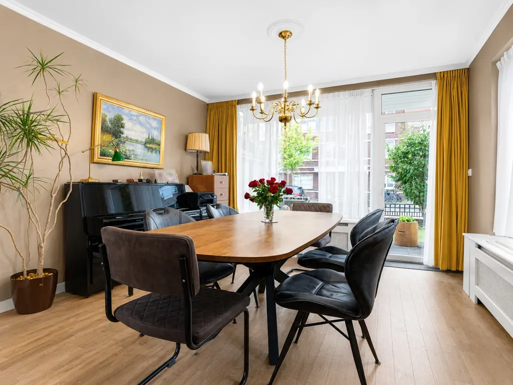 Prins Bernhardlaan 1, Leidschendam
