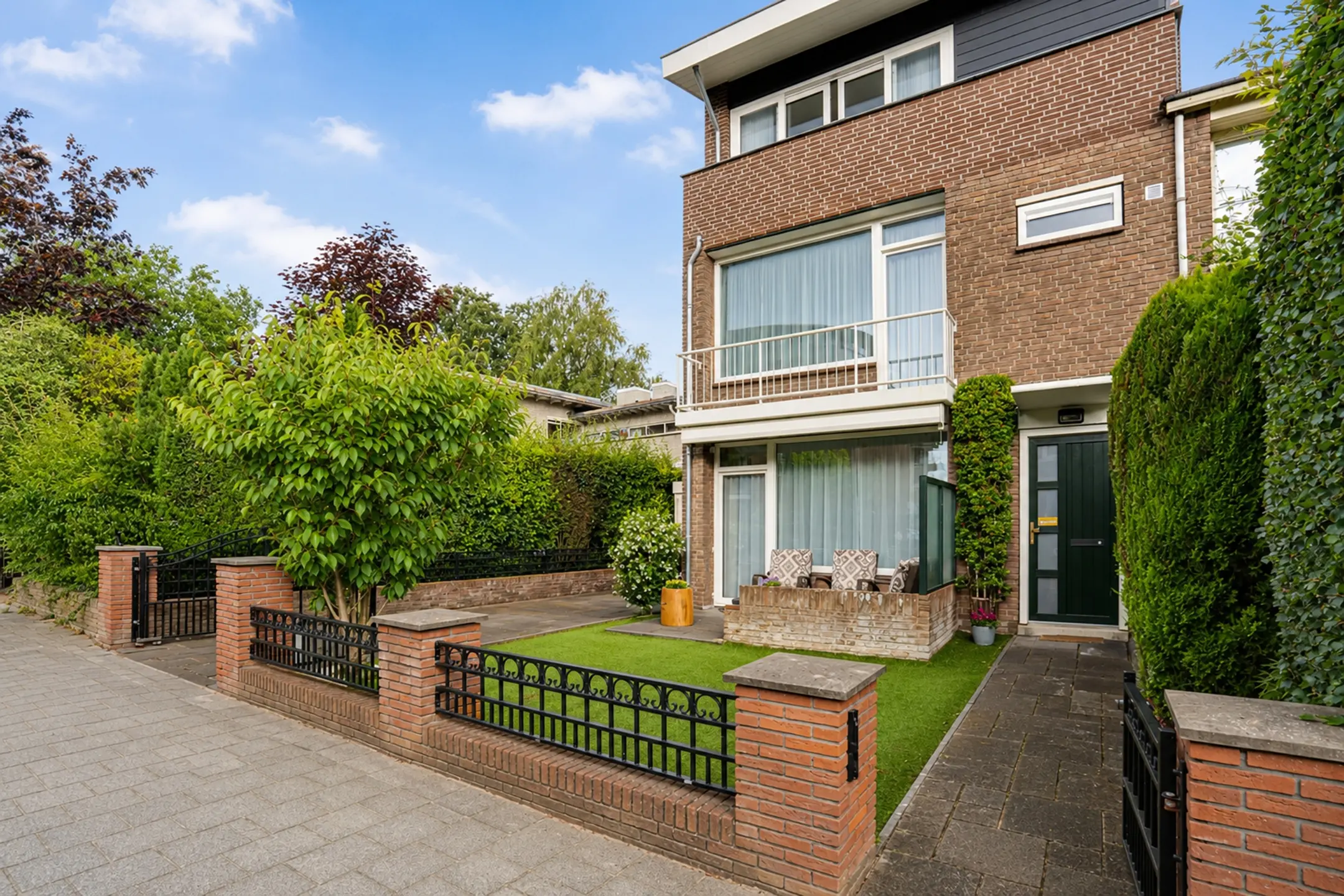 Prins Bernhardlaan 1
