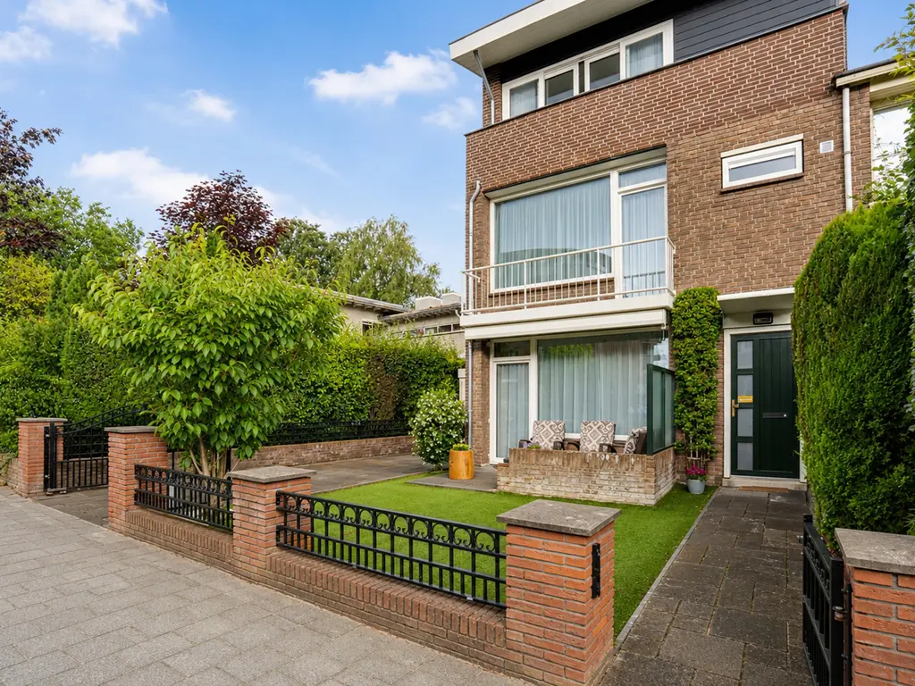 Prins Bernhardlaan 1, Leidschendam