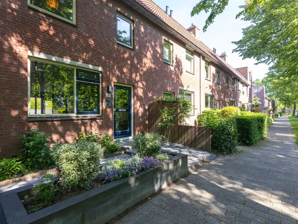 Patio 118, Hoorn