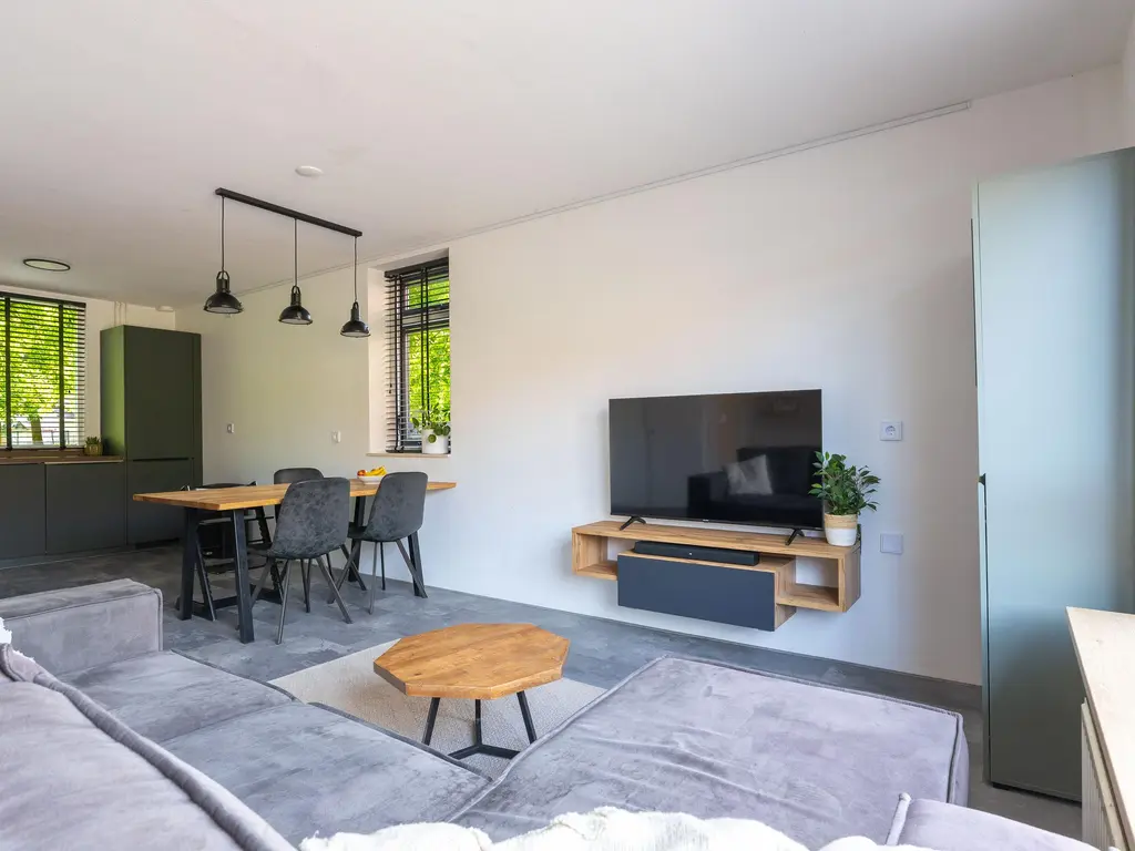 Patio 118, Hoorn