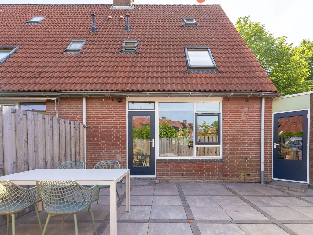Patio 118, Hoorn