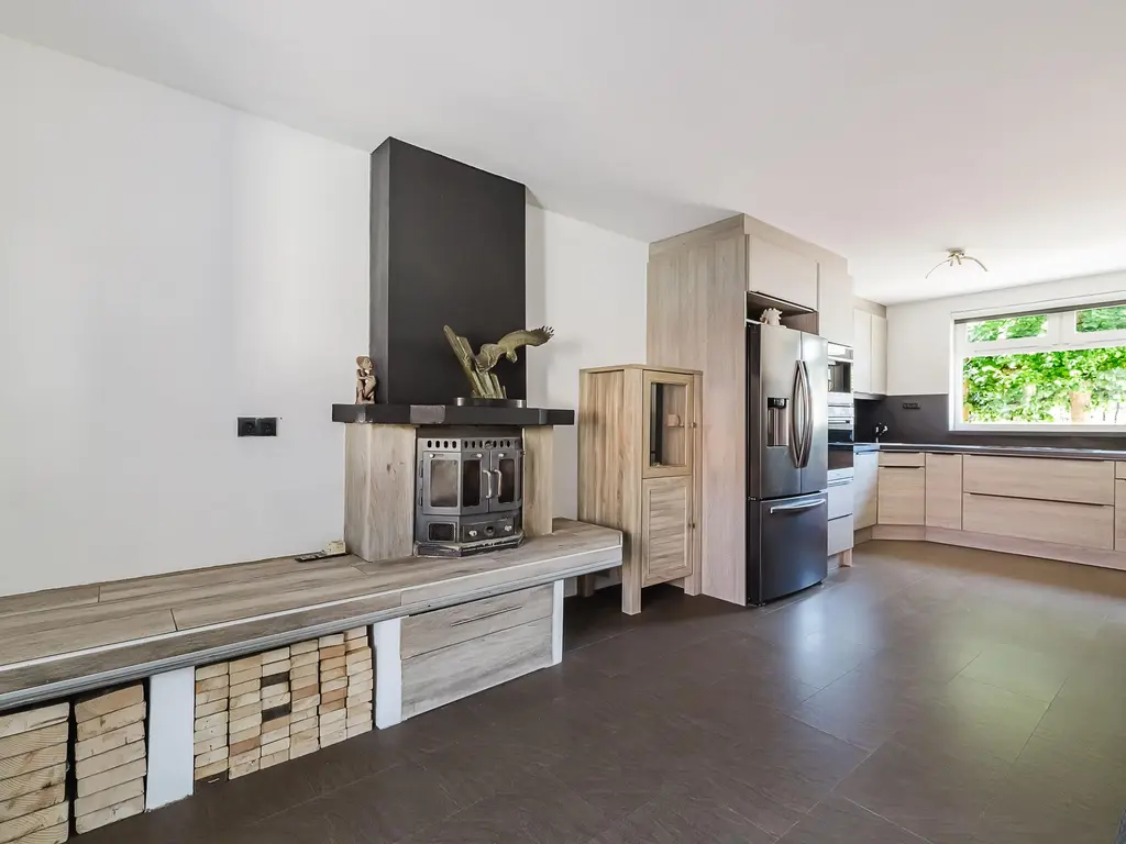 Rijksweg 106, RIJEN