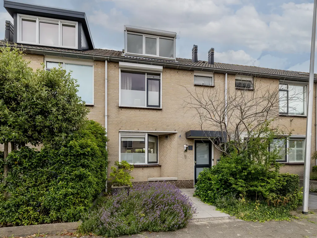 Bizetstraat 75, BARENDRECHT