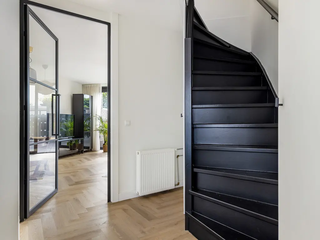 Bizetstraat 75, BARENDRECHT