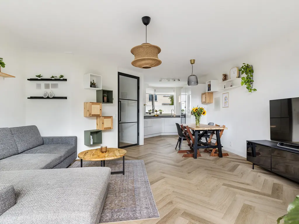 Bizetstraat 75, BARENDRECHT