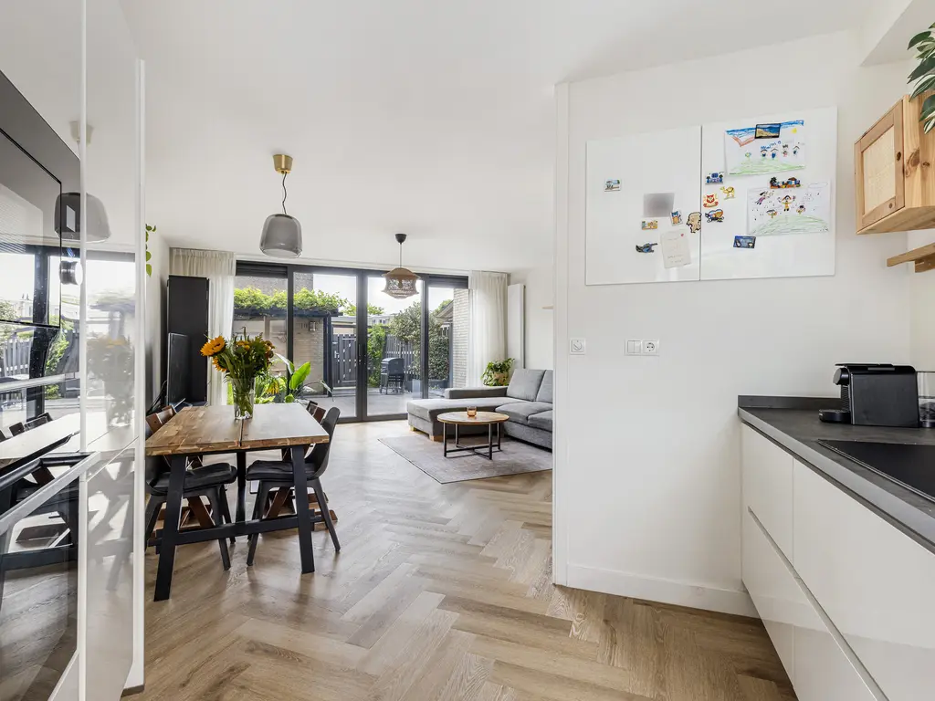 Bizetstraat 75, BARENDRECHT