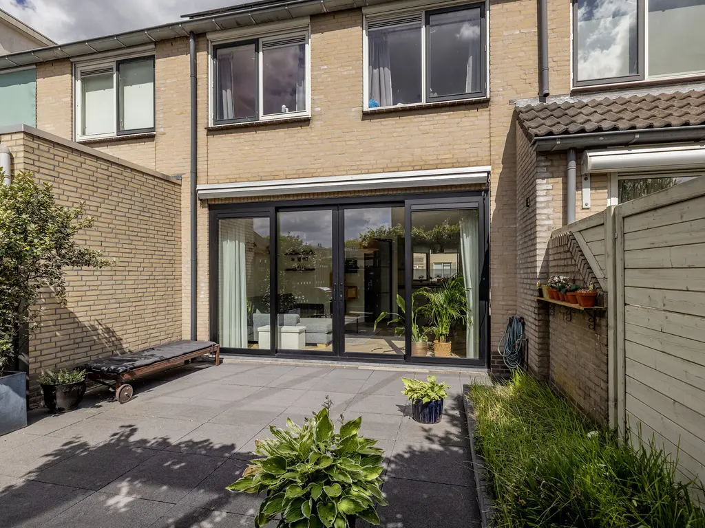 Bizetstraat 75, BARENDRECHT