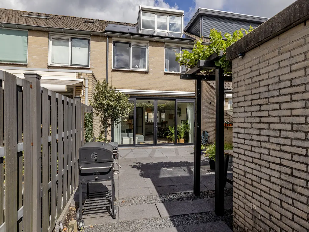 Bizetstraat 75, BARENDRECHT