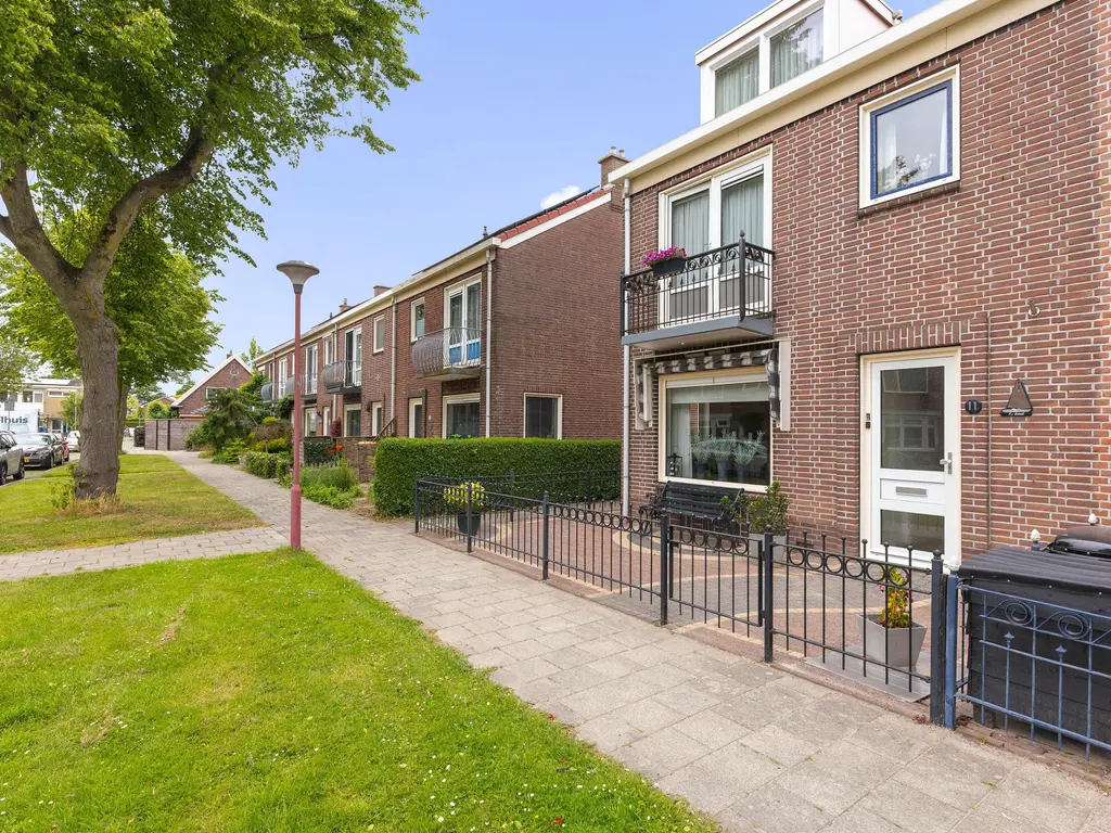 Nicolaes van Stellingwerffstraat 11, MEDEMBLIK