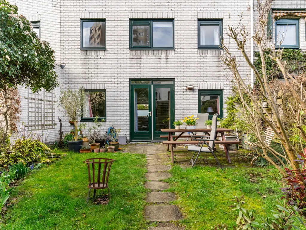 Chris de Jongstraat 8, Leiden