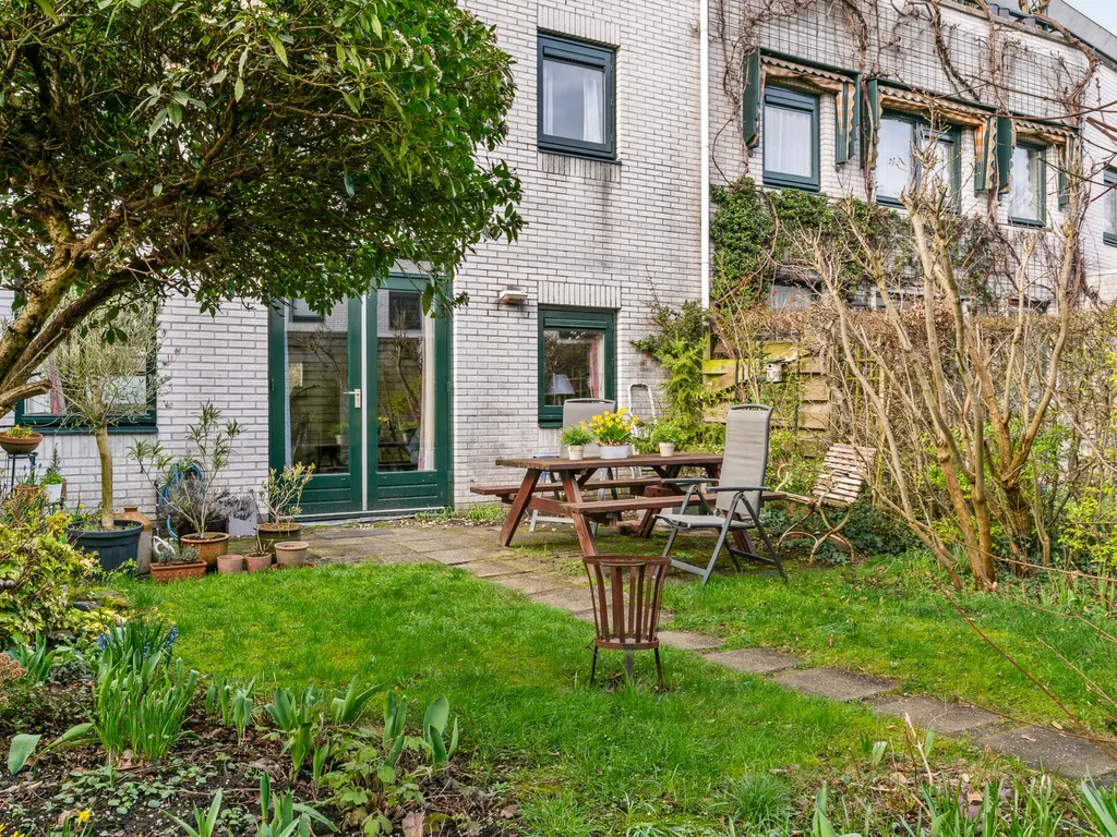 Chris de Jongstraat 8, Leiden