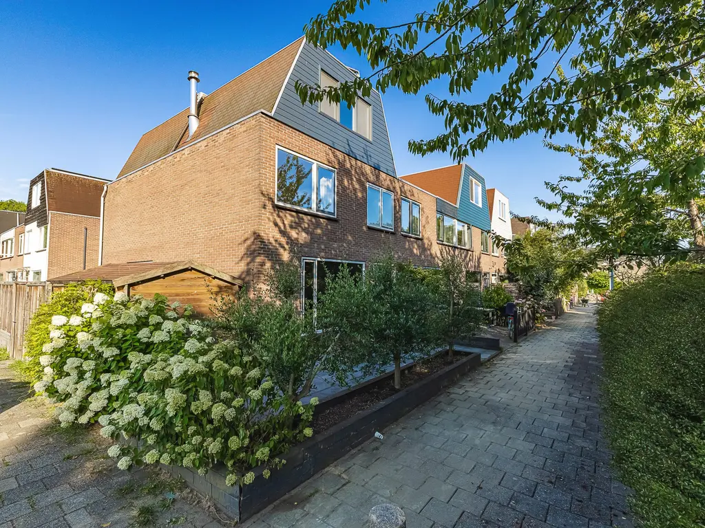 Van den Berghlaan 341, Hoofddorp