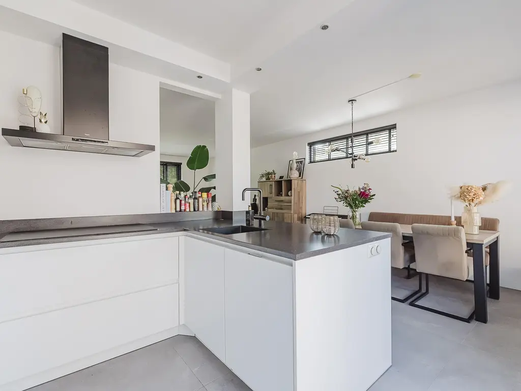 Van den Berghlaan 341, Hoofddorp