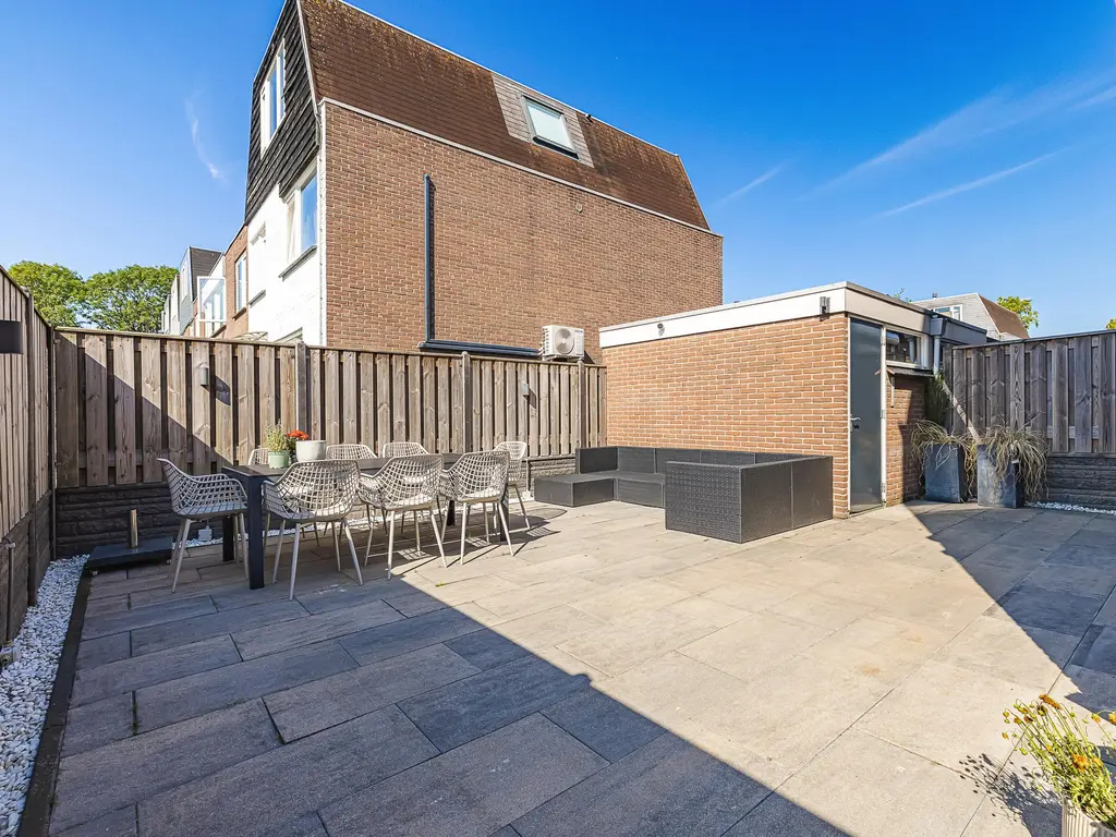 Van den Berghlaan 341, Hoofddorp