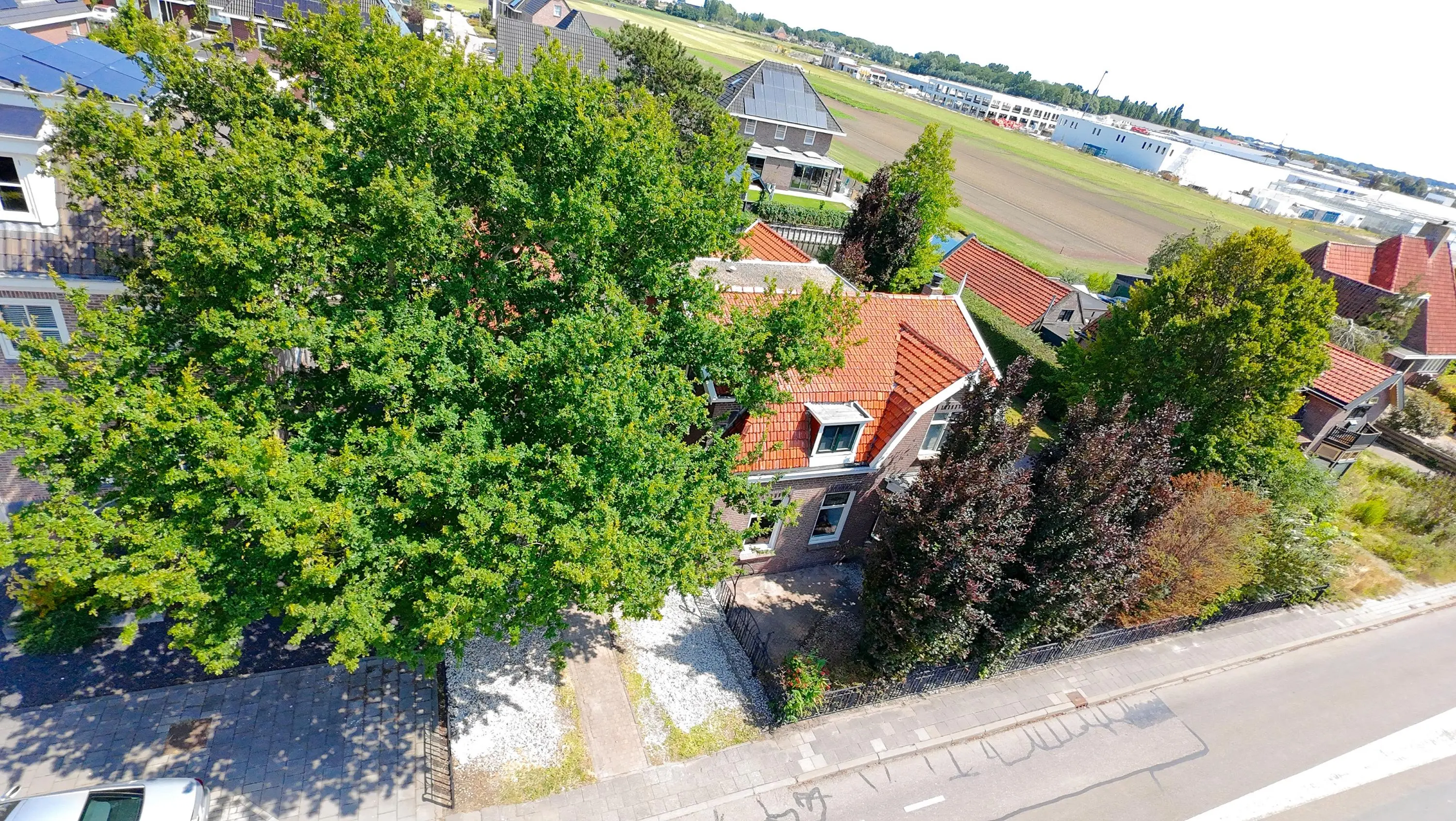 Middenweg 14