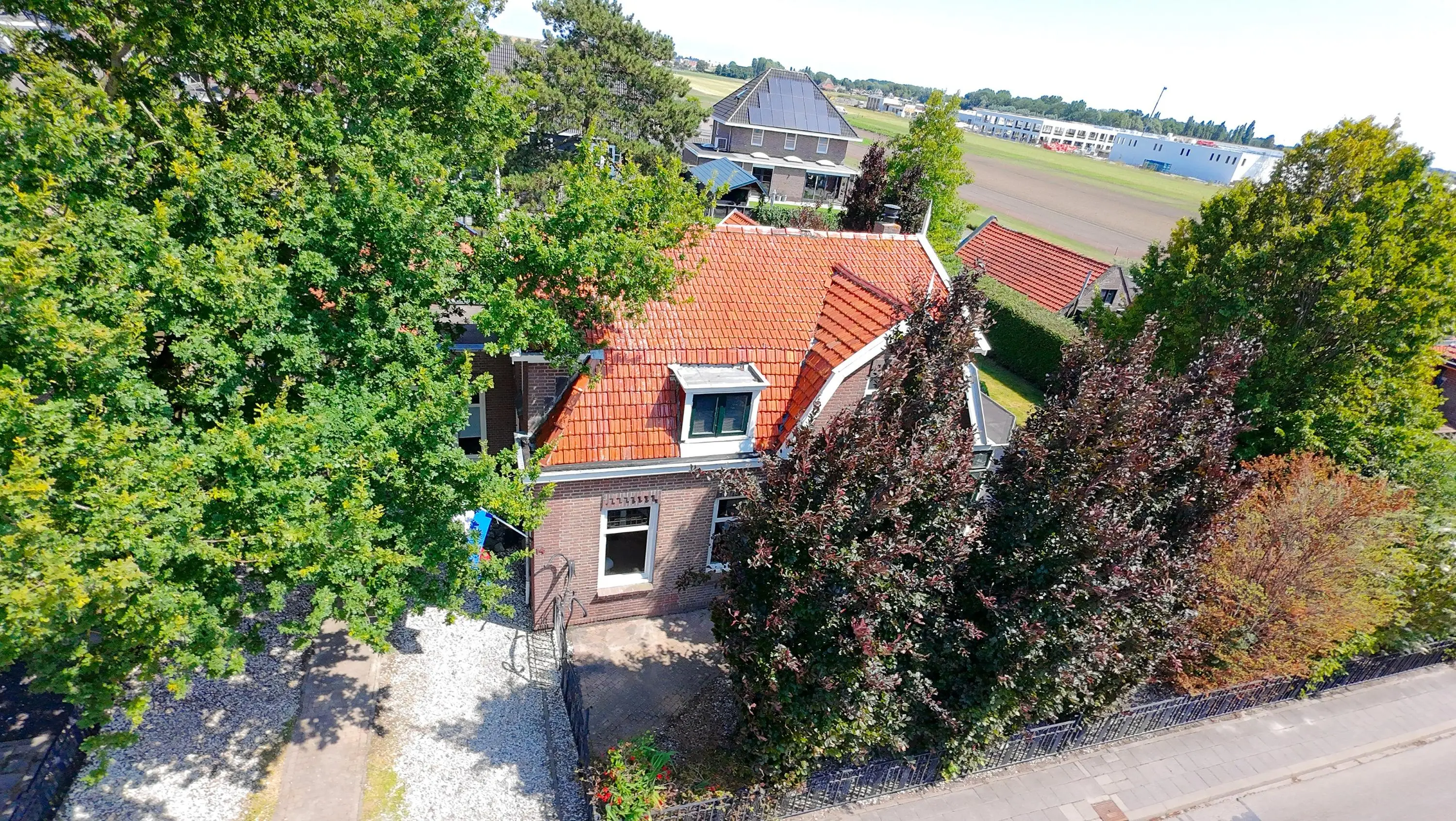 Middenweg 14