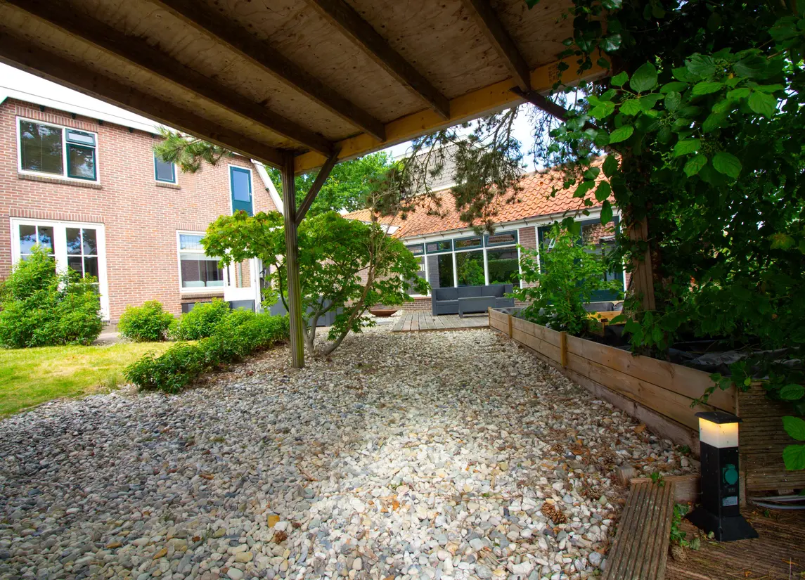 Middenweg 14