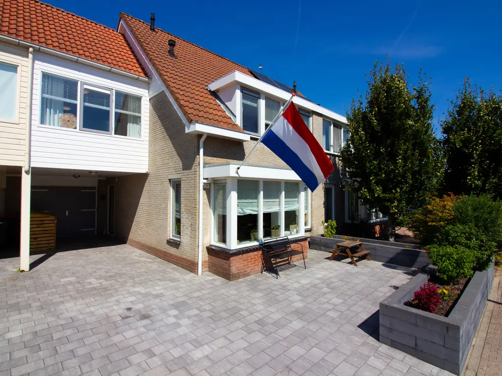 Middenweg 129, BOVENKARSPEL