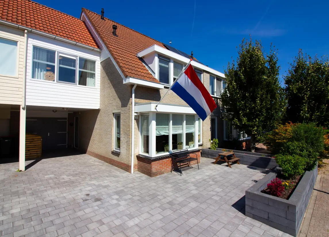 Middenweg 129