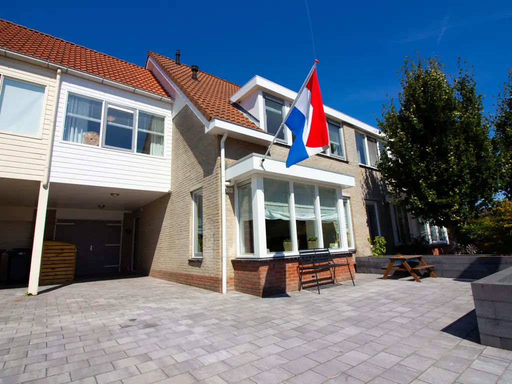 Middenweg 129, BOVENKARSPEL