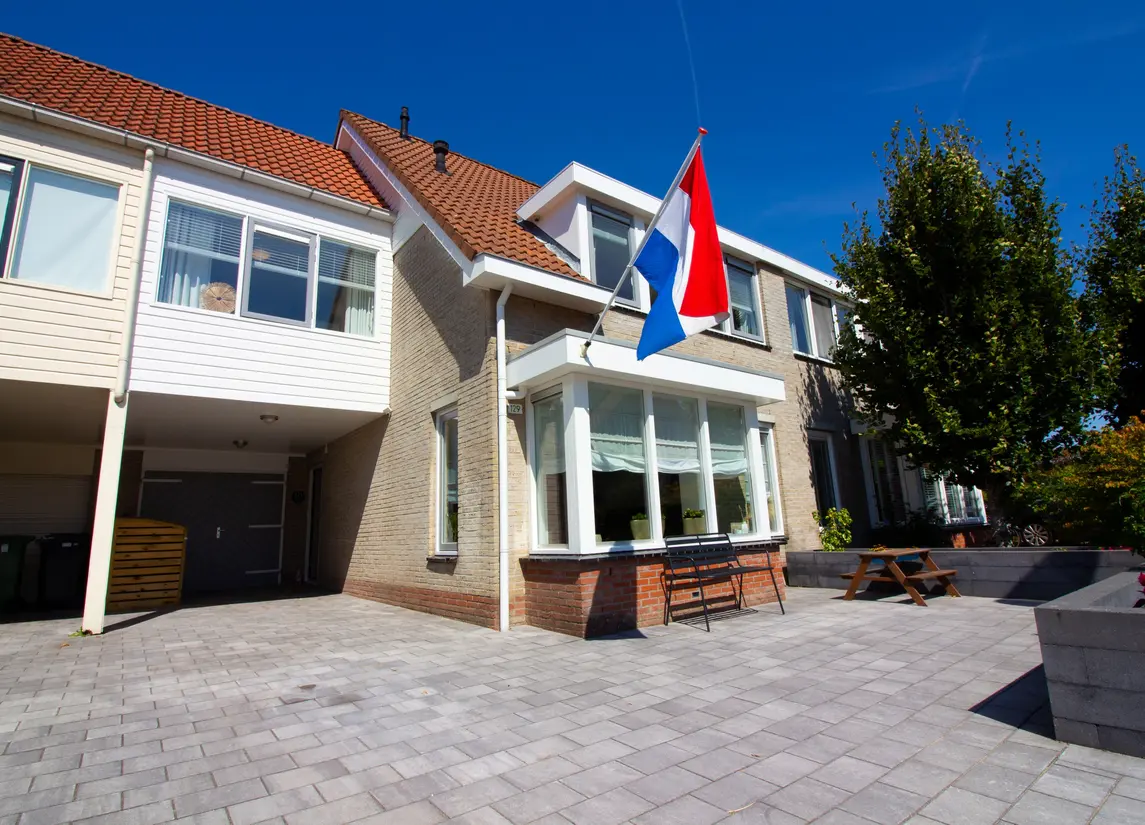 Middenweg 129