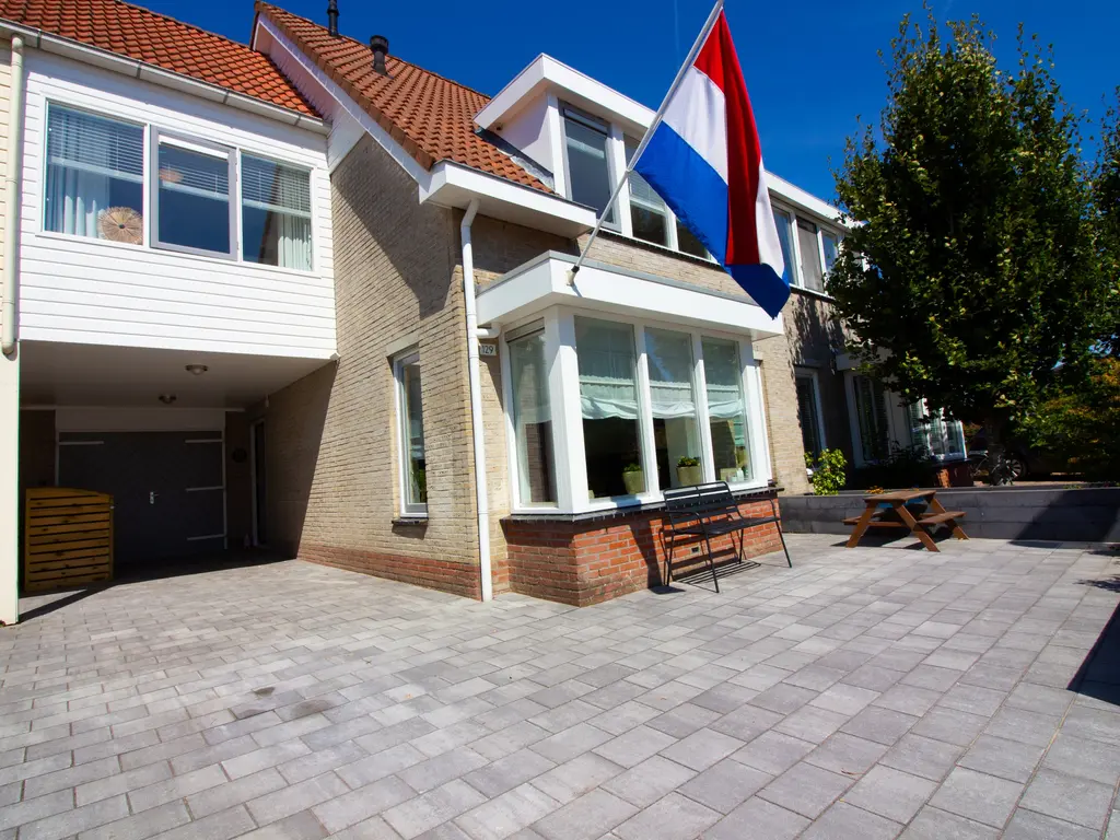 Middenweg 129, BOVENKARSPEL
