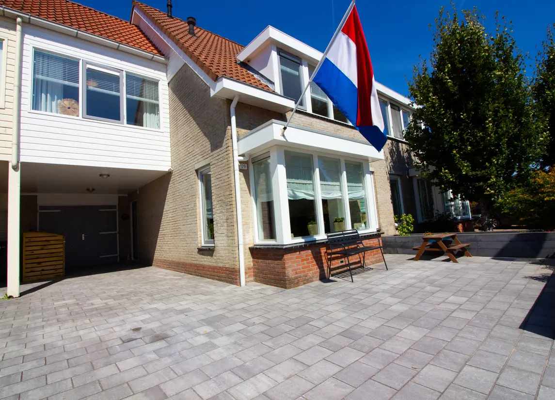 Middenweg 129
