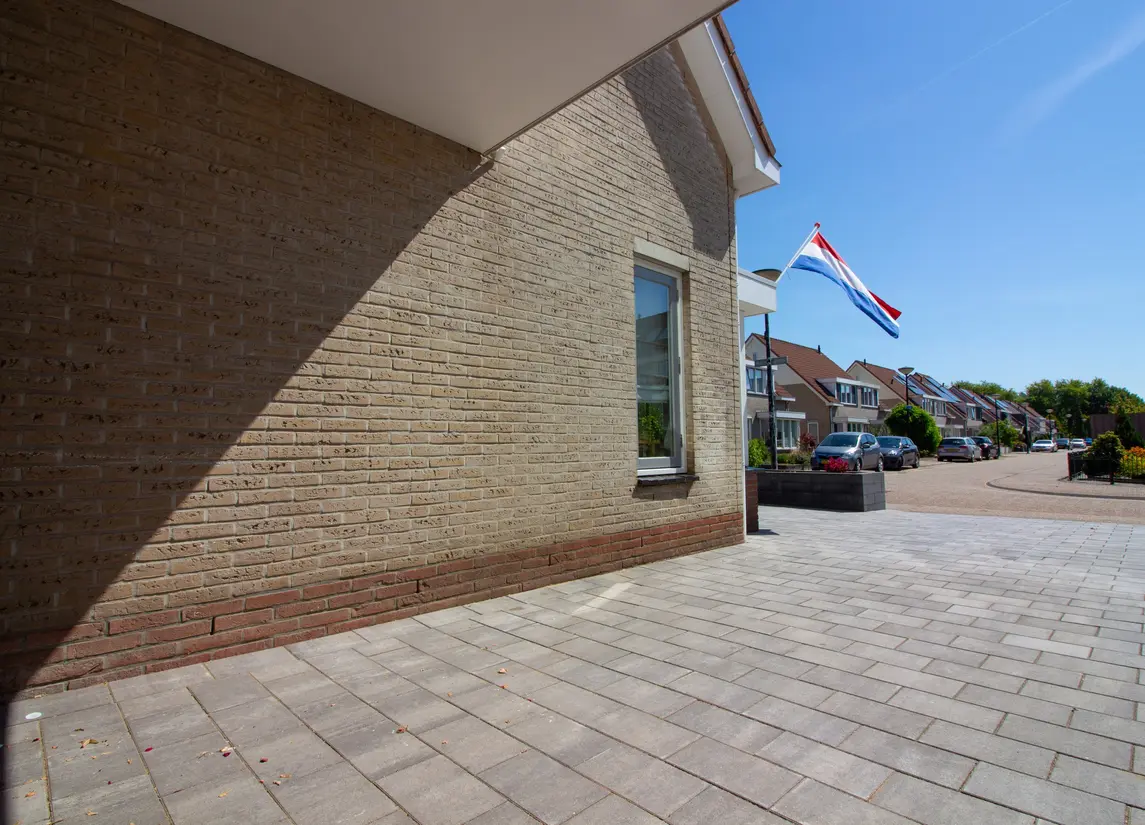Middenweg 129