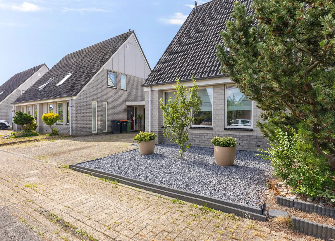 Koperwiek 19