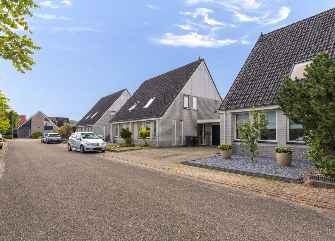 Koperwiek 19