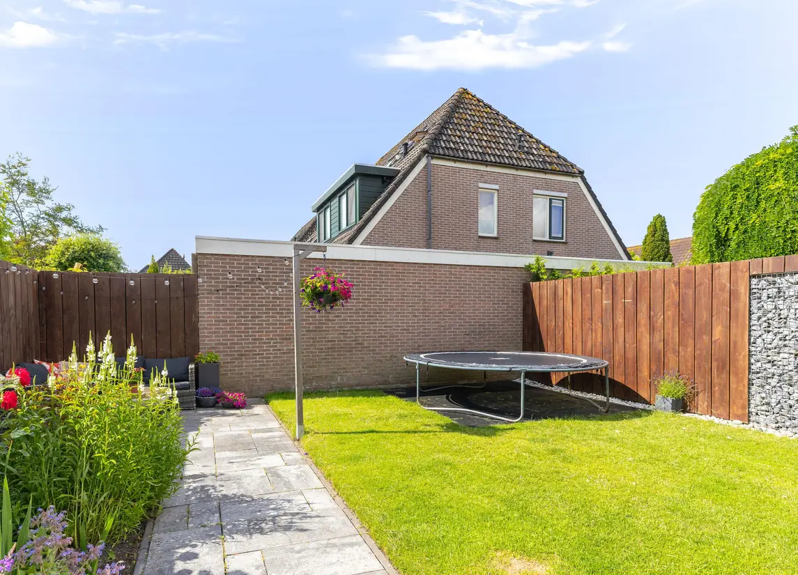 Koperwiek 19