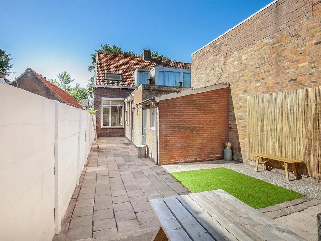 Blyde Incomstelaan 7, WAALWIJK