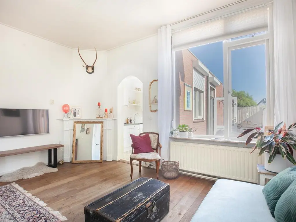 Blyde Incomstelaan 7, WAALWIJK