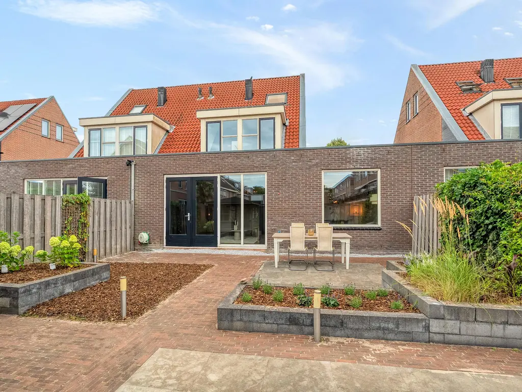Parelsnoer 92, RHOON
