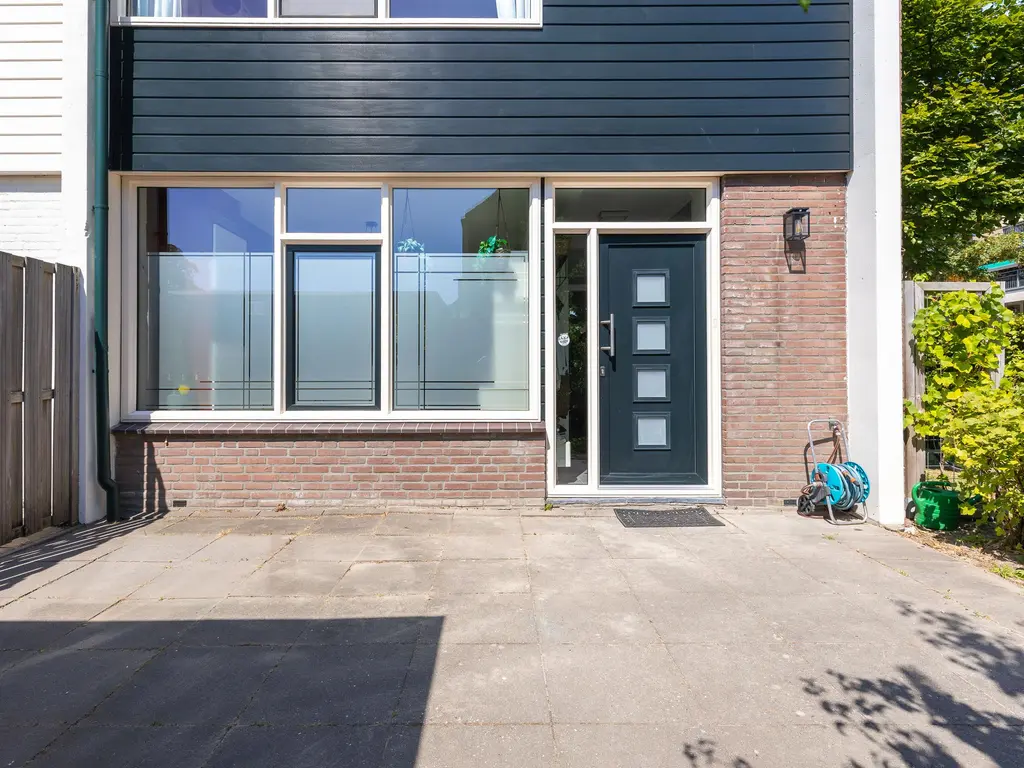 Karos 70, HOORN