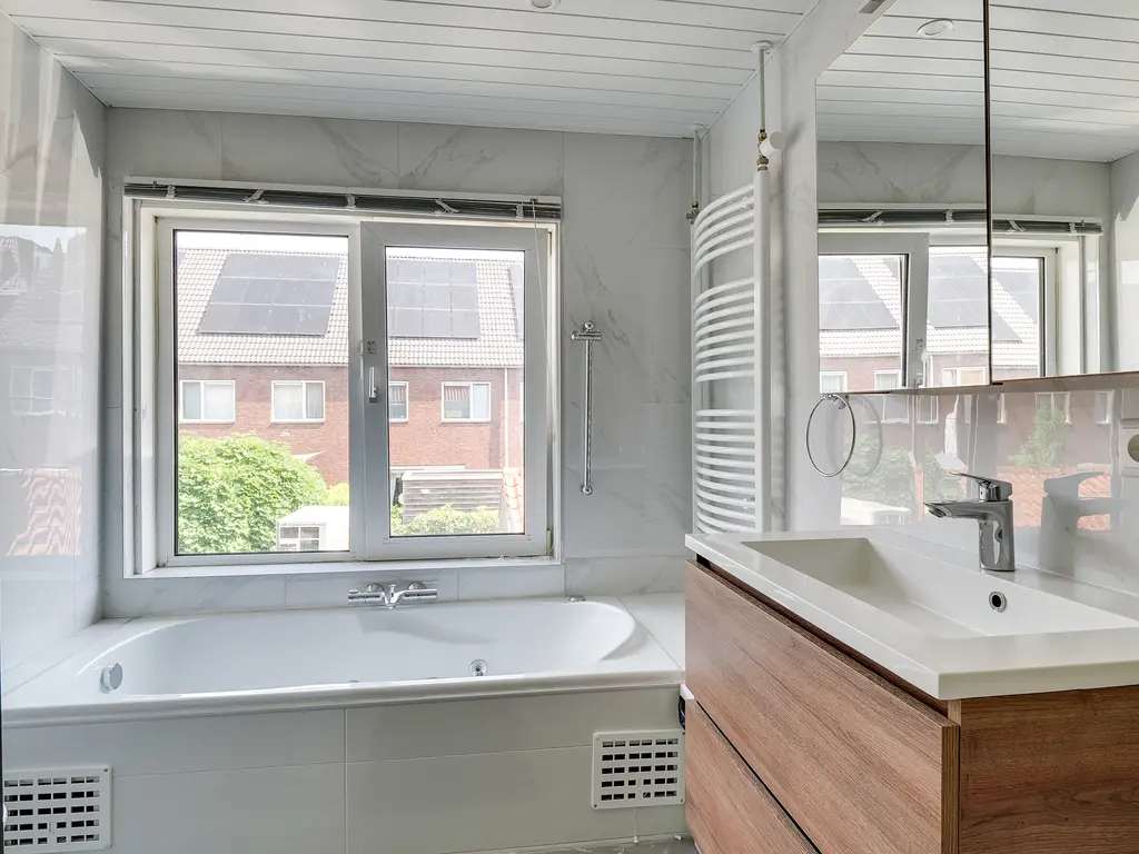 Nyeveltstraat 23, DE MEERN