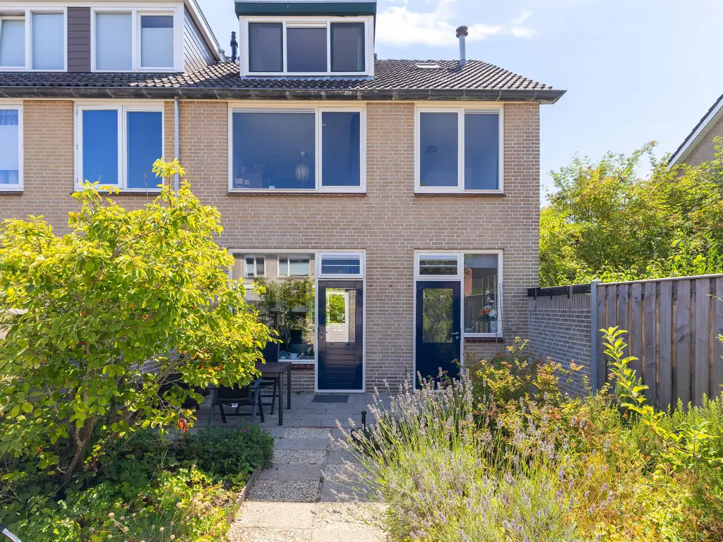 Appelgaard 16, ZWAAG