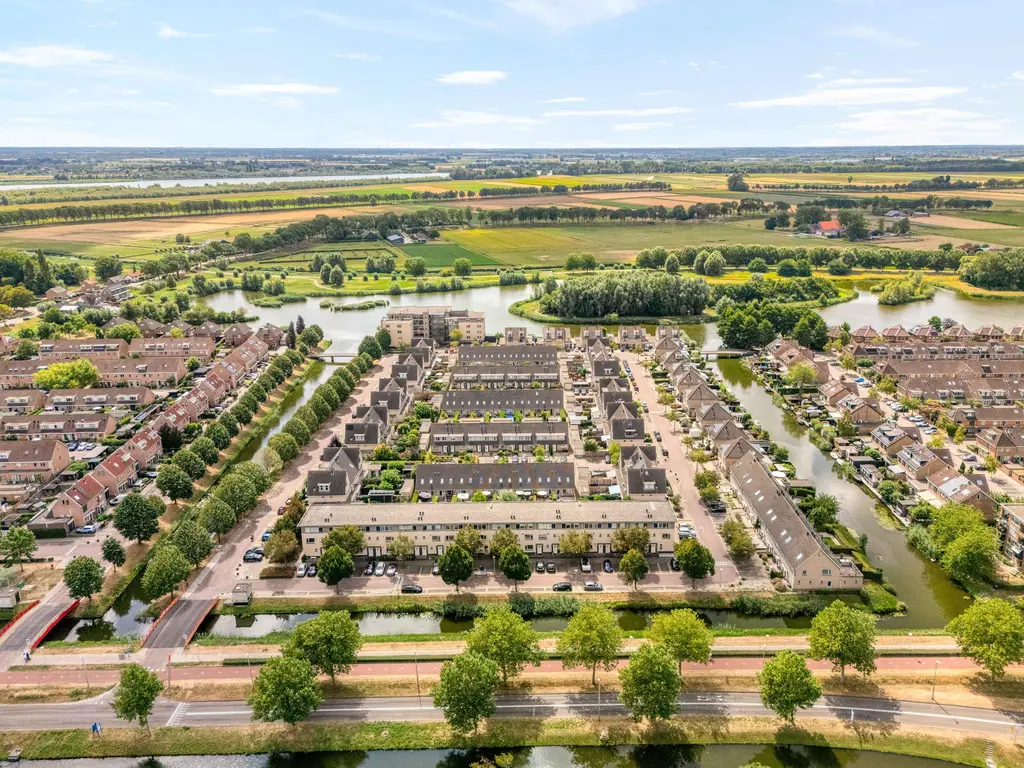 Bezeel 40, RHOON