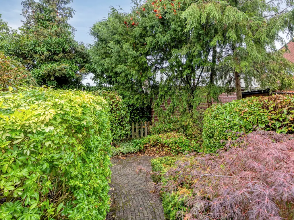 Kastanjelaan 27, Leiderdorp