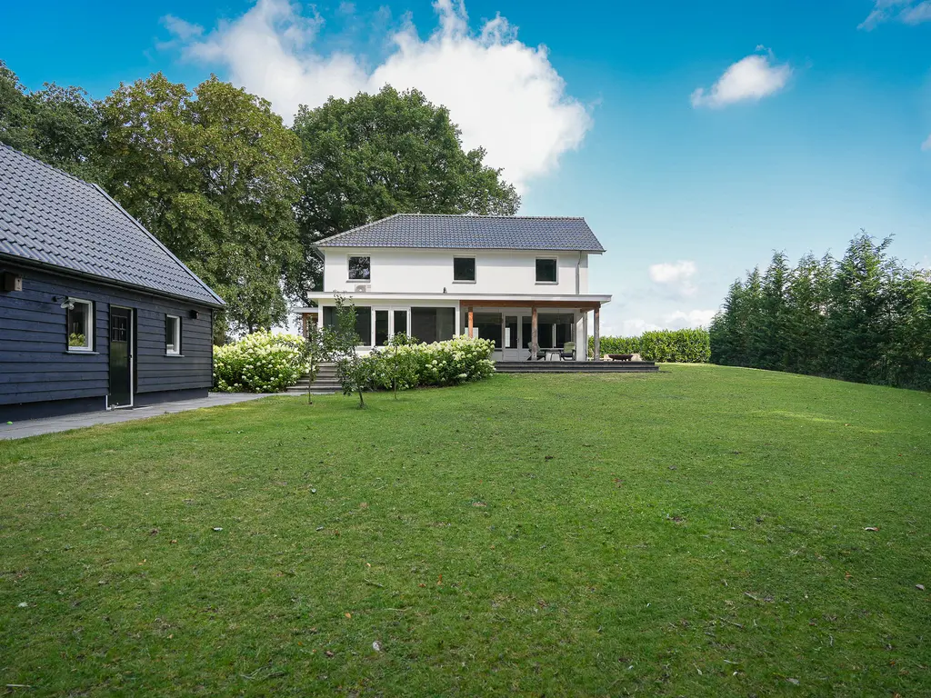 Onder de Bos 103, HULSHORST