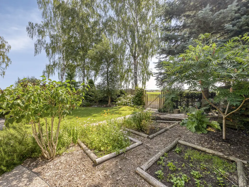 De Stille Wille 319, OOST WEST EN MIDDELBEERS