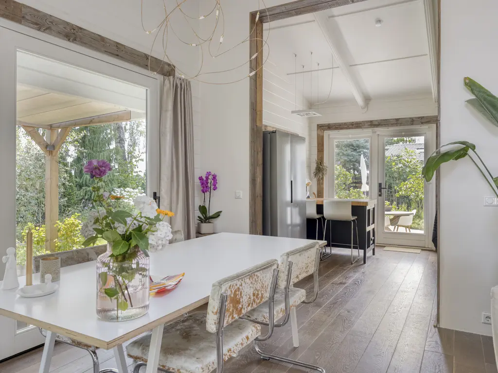 De Stille Wille 319, OOST WEST EN MIDDELBEERS
