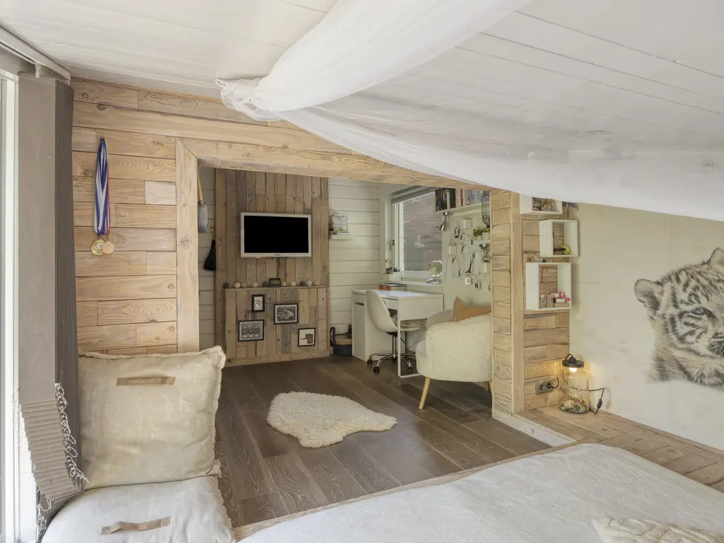 De Stille Wille 319, OOST WEST EN MIDDELBEERS