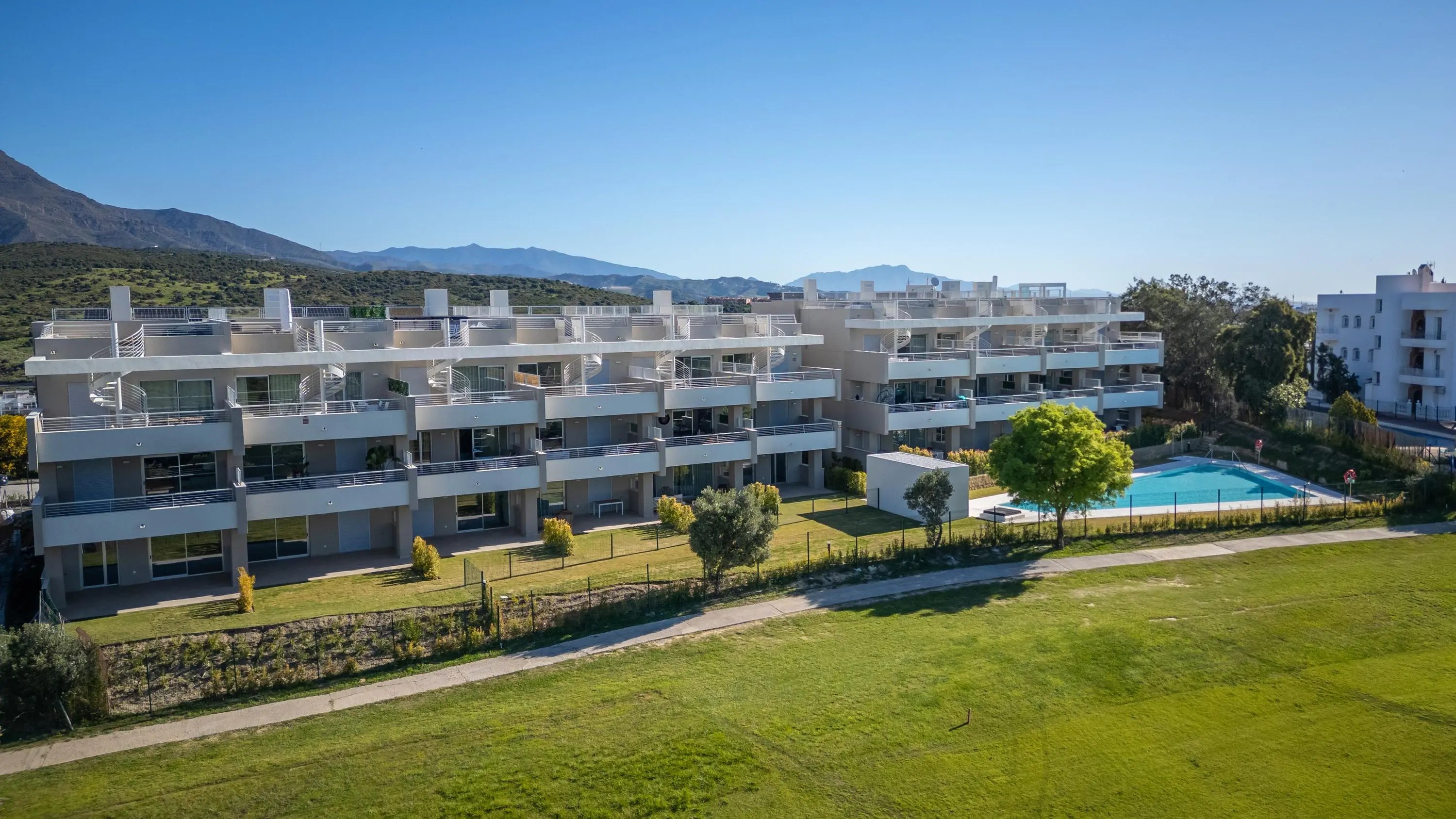Sunny Golf — Estepona Golf (Costa del sol) 